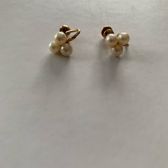 Elegant Pearl Cluster Earrings - Picture 5 of 6